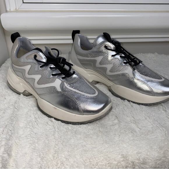 Chocolat Blu Women's Move Silver White Sneakers Atheltic Shoes 6.5 Futuristic - Picture 3 of 6